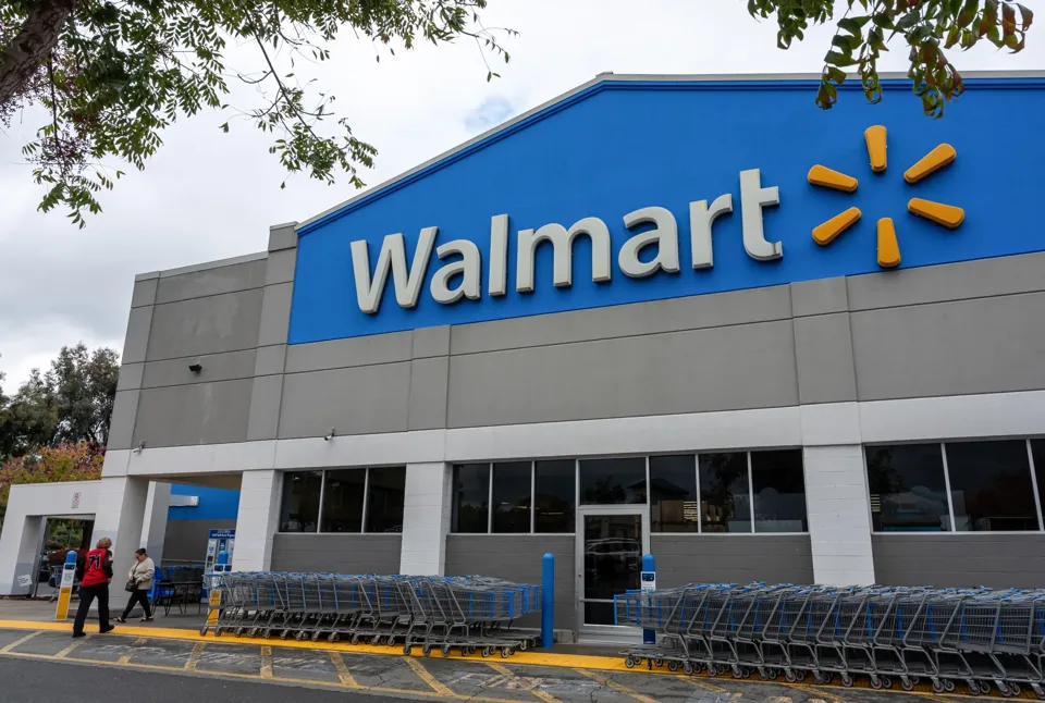 Walmart Lifts Outlook As Online Gains Overcome Economic Woes